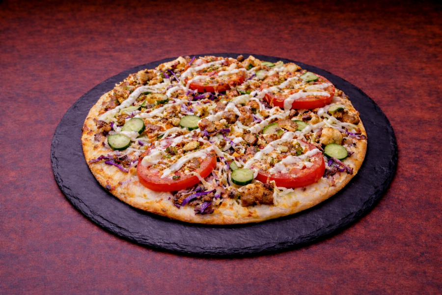 Döner Pizza mit Soße und Fleisch nach Wahl