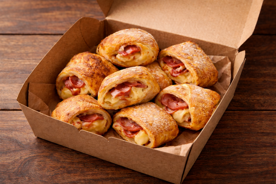 8 Pizzabrötchen mit Salami Käse